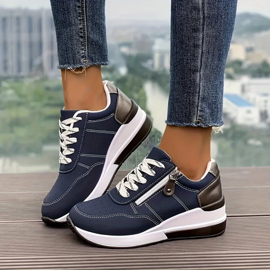 "Lichtgewicht orthopedische dames sneakers met zijrits, beige kleur, comfortabele gedempte zool, modern design."