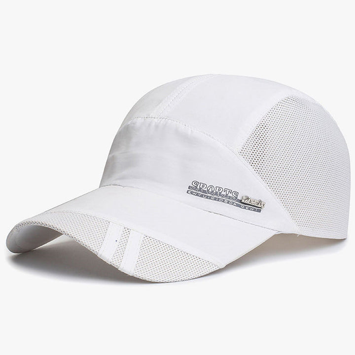 Unisex sportpet, perfect voor zomerse sportkleding, ademend en met verstelbare pasvorm.