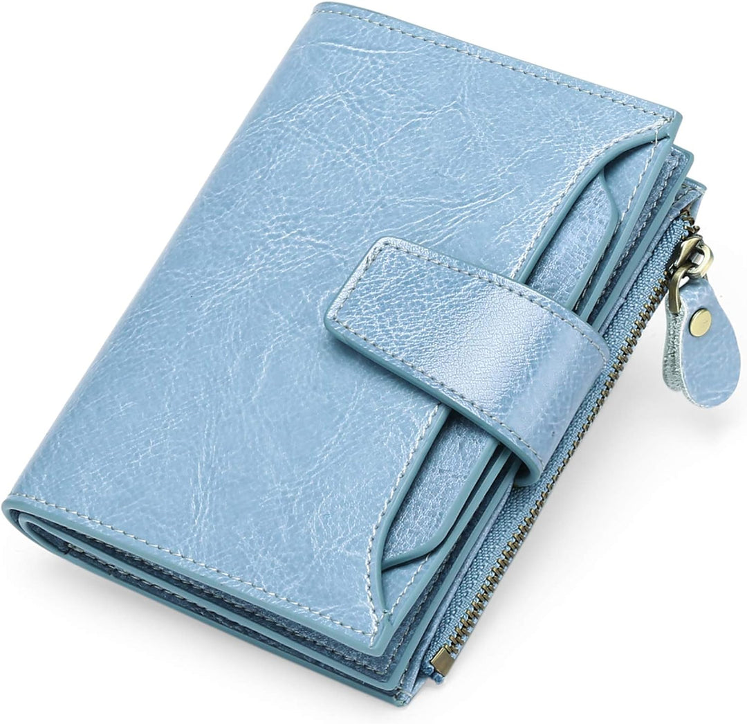 Compacte unisex portemonnee in de hand, toont het slanke en draagbare design, perfect voor dagelijks gebruik.