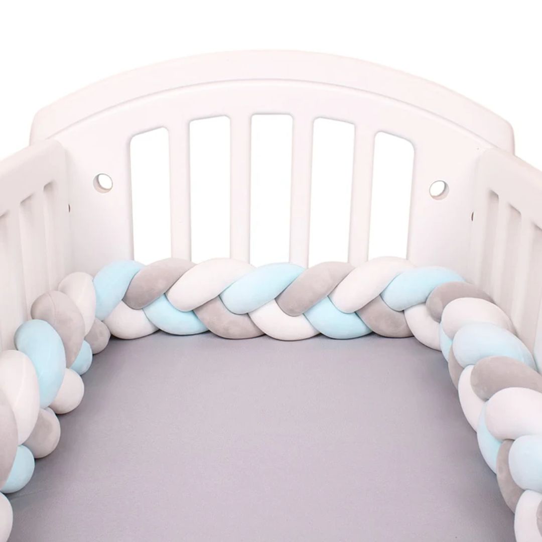 Perfect geboortecadeau: zachte, veilige gevlochten bedbumper 200 cm voor baby-ledikant.