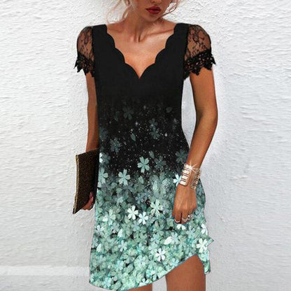 "Livia zomerjurk met kanten mouwen en v-hals, elegante patronen en vrouwelijke details voor stijlvolle zomerse look"