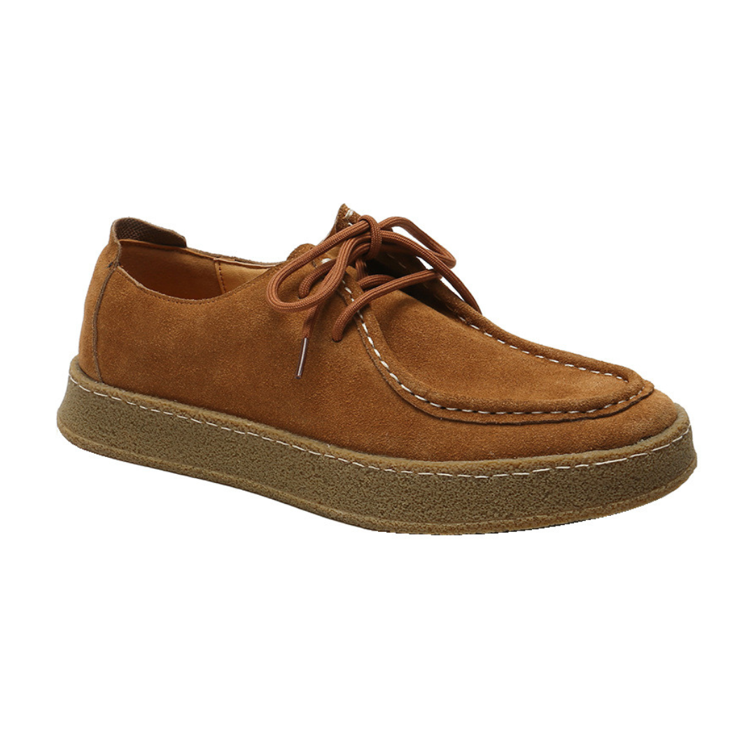 Stijlvolle heren stadsschoenen met vetersluiting in warm caramelbruin, ideaal voor casual en nette gelegenheden.