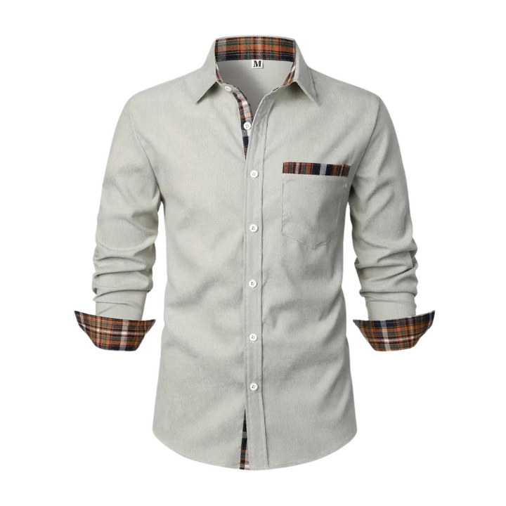 Close-up van het comfortabele heren shirt met lange mouwen; perfect voor casual kleding en zakelijk casual.