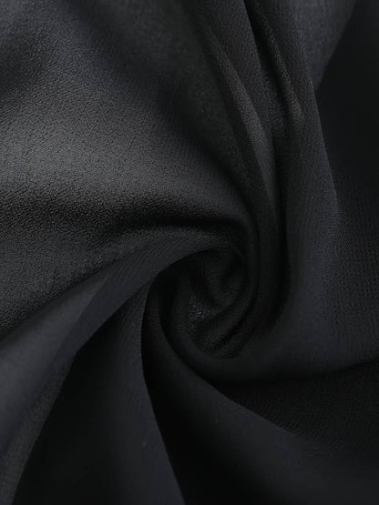"Luchtige elegante damesblouse met open voorkant, frisse charmante look, perfect voor zonnige dagen."