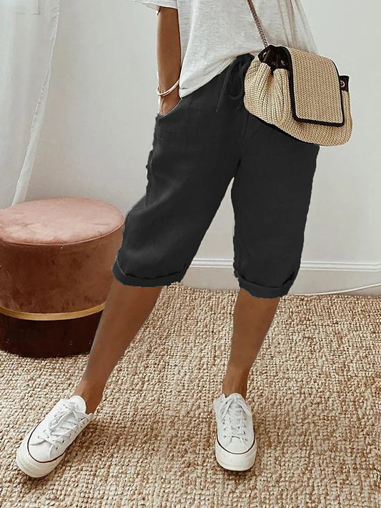 Luchtige korte linnen damesbroek voor zomer, comfortabele pasvorm, veelzijdige stijl, ideaal voor warme dagen.