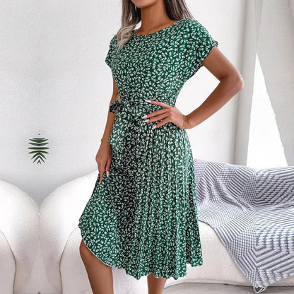 "Luchtige zomerjurk dames, elegante pasvorm, levendige kleuren, veelzijdig voor zomerse gelegenheden, vrouwelijk ontwerp."
