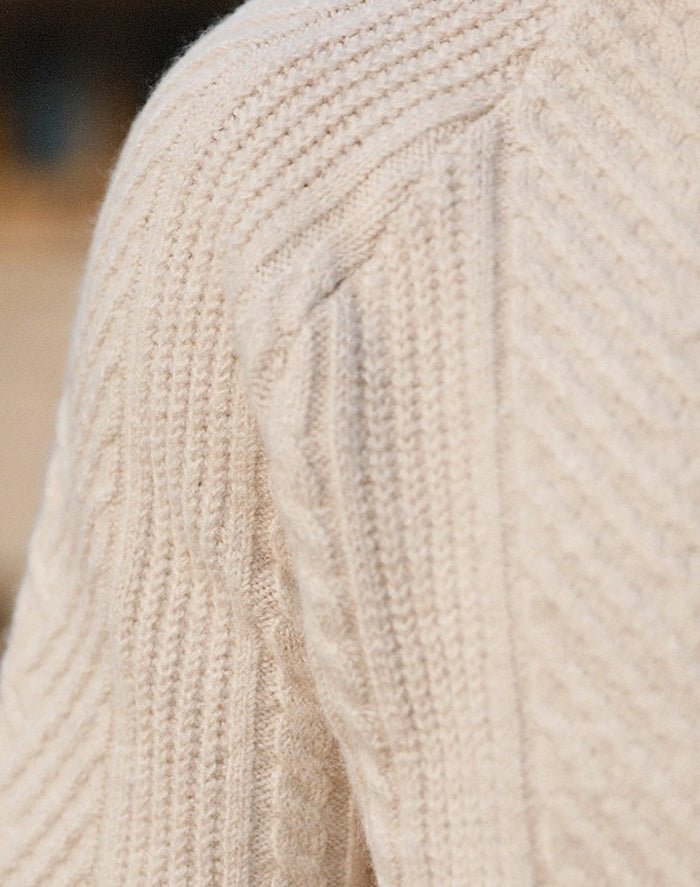 Zachte, gebreide heren trui met comfortabele kraag. Combineer met jeans of chino voor een complete outfit.