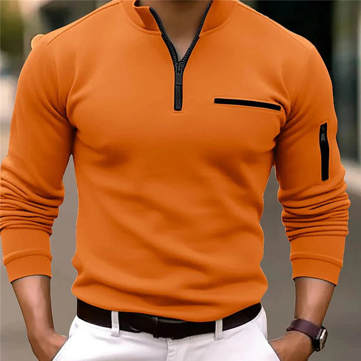Witte getailleerde heren kwartrits polo. Een essentieel, comfortabel kledingstuk voor de lente en zomer.