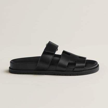 "Luxe dames sandalen met minimalistisch ontwerp en chic design, gemaakt van hoogwaardige materialen voor comfort en stijl."