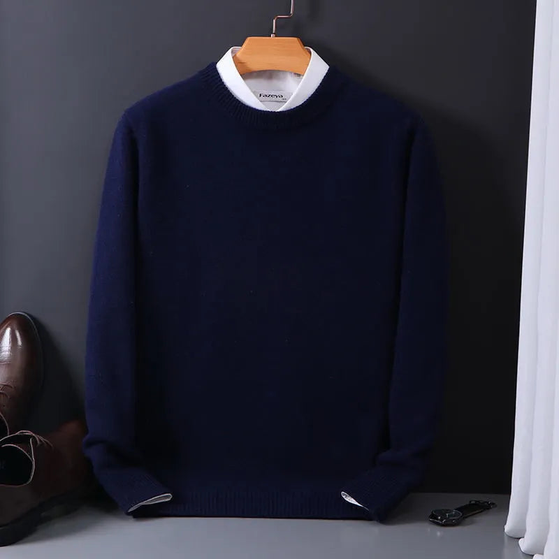 "Luxe kasjmier pullover heren, marineblauw, regular fit, elegant ontwerp voor comfort en stijl."