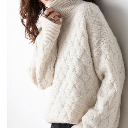 Luxe kasjmiertrui voor dames, crème kleur, zachte textuur, elegante en tijdloze stijl, geschikt voor elke gelegenheid.