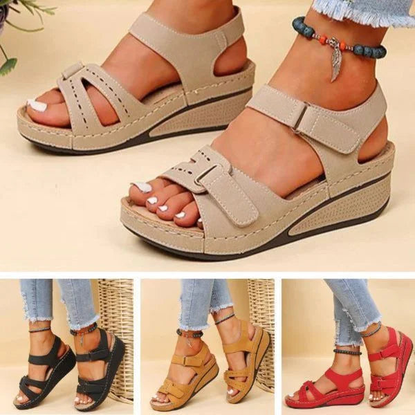 "Luxe orthopedische dames sandalen, beige, met brede pasvorm en gelzool voor ultiem comfort en schokabsorptie."