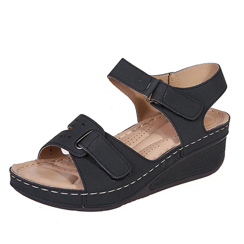 "Luxe orthopedische dames sandalen, beige, met brede pasvorm en gelzool voor ultiem comfort en schokabsorptie."