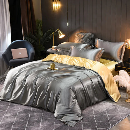 "Luxe satijnen beddenset, zijdezacht en chic; dekbedovertrek en kussenslopen in elegante kleuren voor ultiem comfort."