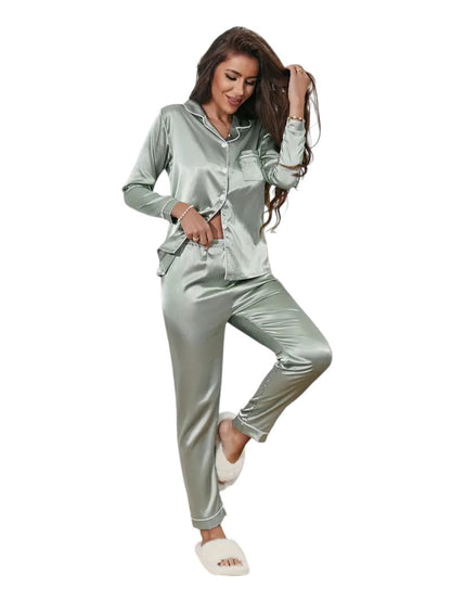 "Luxe satijnen dames pyjamaset met glanzende afwerking, zijdeachtige textuur en elegante uitstraling voor ultiem comfort."