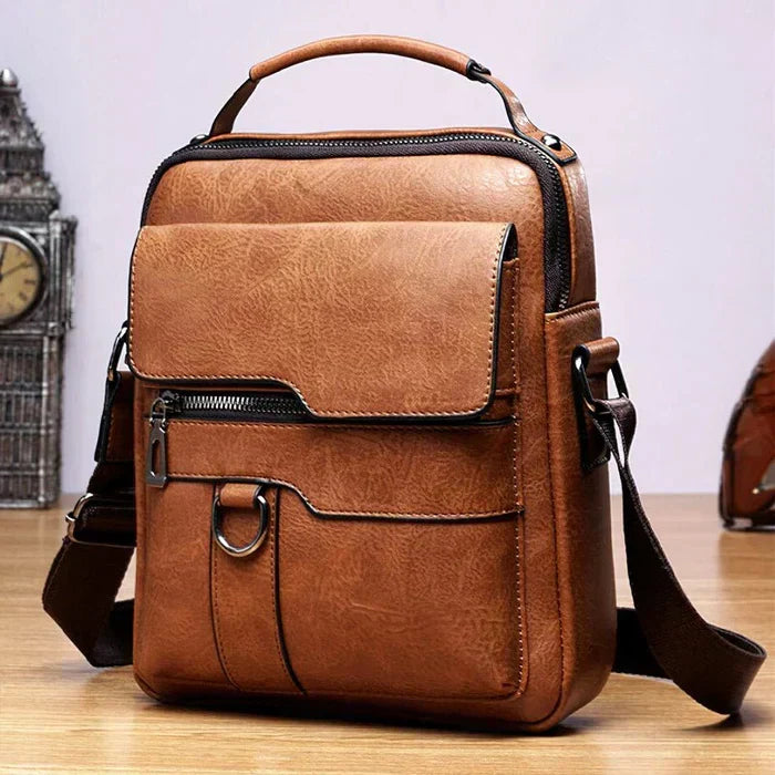 Nieuwe heren laptoptas met ruime hoofdcompartiment en handige organizer, ideaal voor zakelijk en dagelijks gebruik.