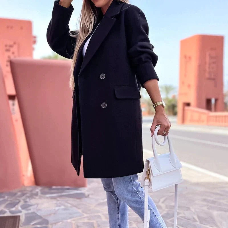 Praktische lange damesjas met zakken, stijlvol en elegant. Warm voor herfst en winter. Modern, tijdloos en regular fit.