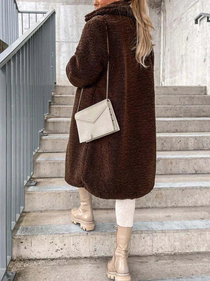 Lange dames teddyjas, warm, stijlvol en de ultieme winterjas voor elke vrouw.