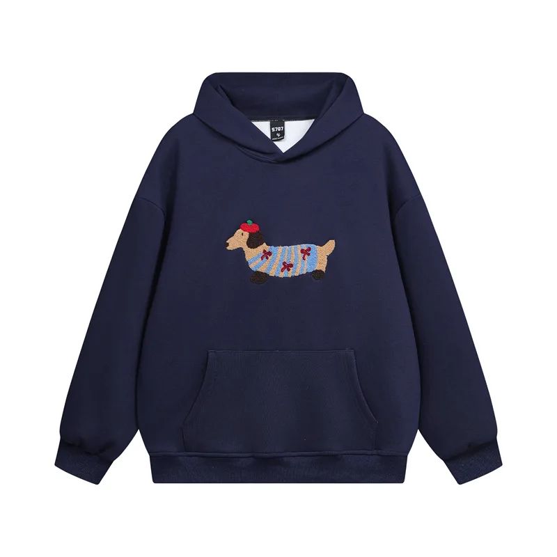 Schattige dames hoodie met exclusief teckel design. Een must-have voor dierenvrienden en wintermode.