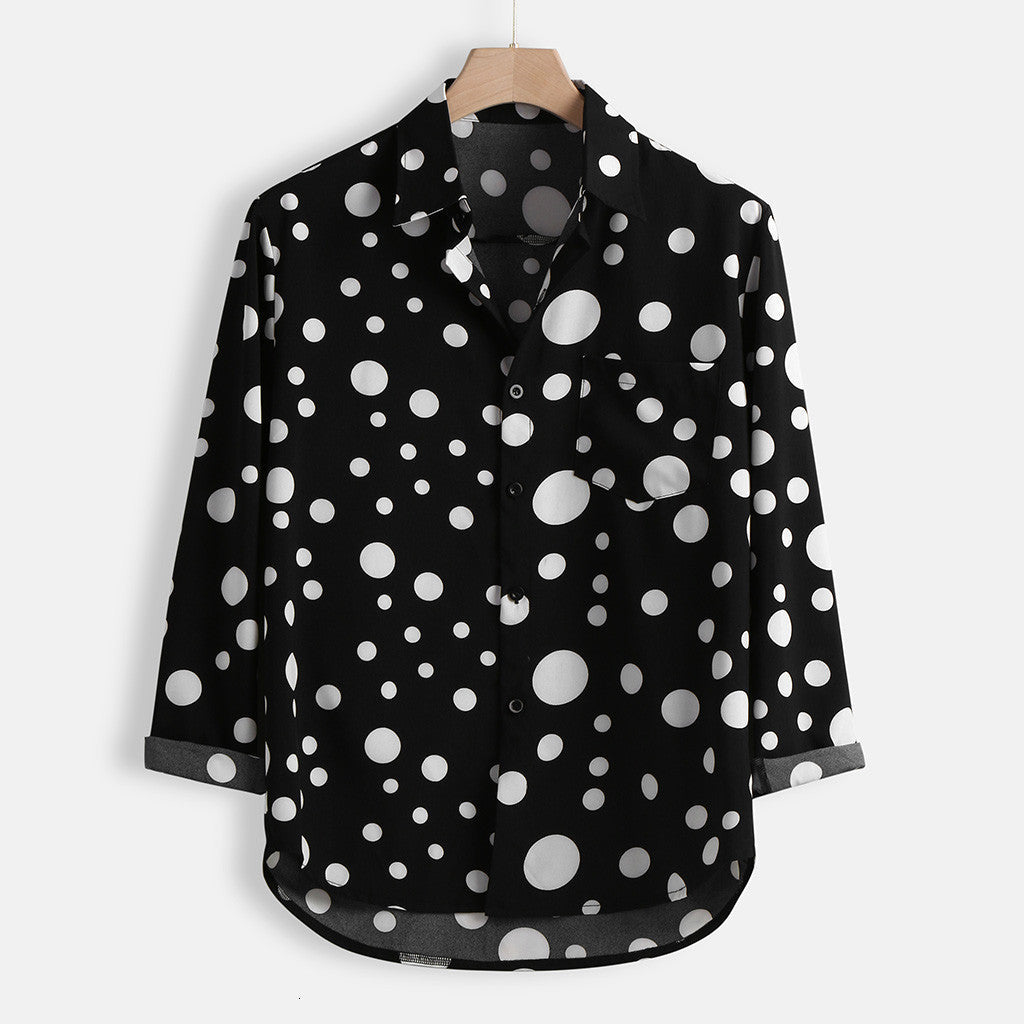 Dit trendy heren overhemd met stippen combineert stijl en comfort moeiteloos. Veelzijdig voor elke gelegenheid.