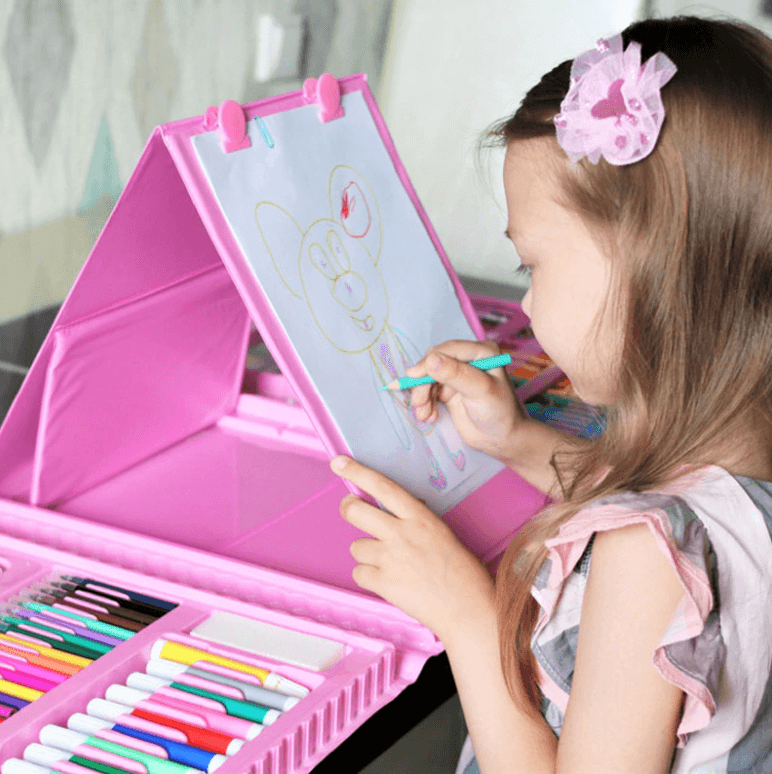 Ontwikkel de artistieke talenten van kinderen met deze 208-delige educatieve kunstset.