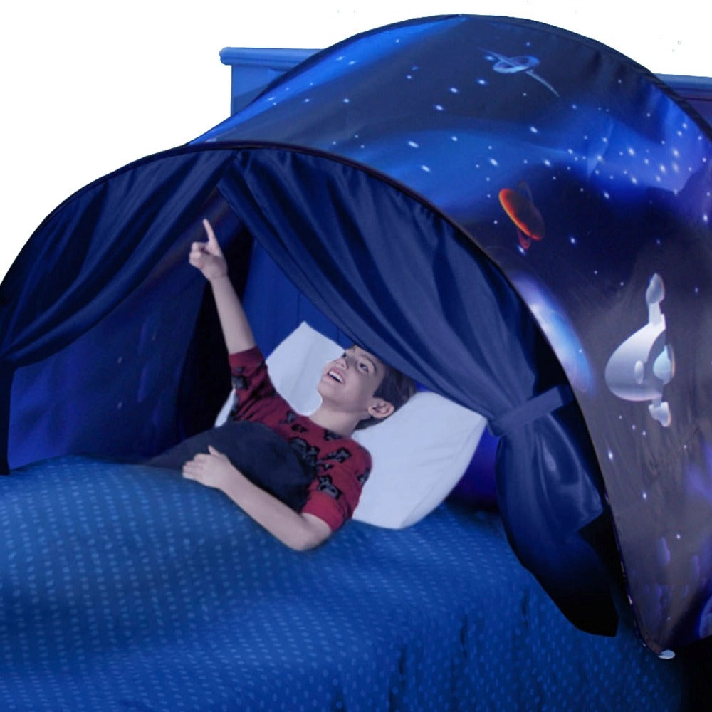 "Magische kindertent voor bed, verander kamer in droomwereld, vrolijke kleuren en avontuurlijke ontwerpen, veilig en knus."