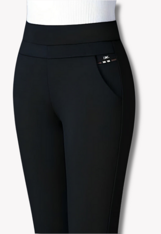 "Maila dames stretchbroek met gestreept patroon, elastische tailleband voor comfort en stijlvol dragen."