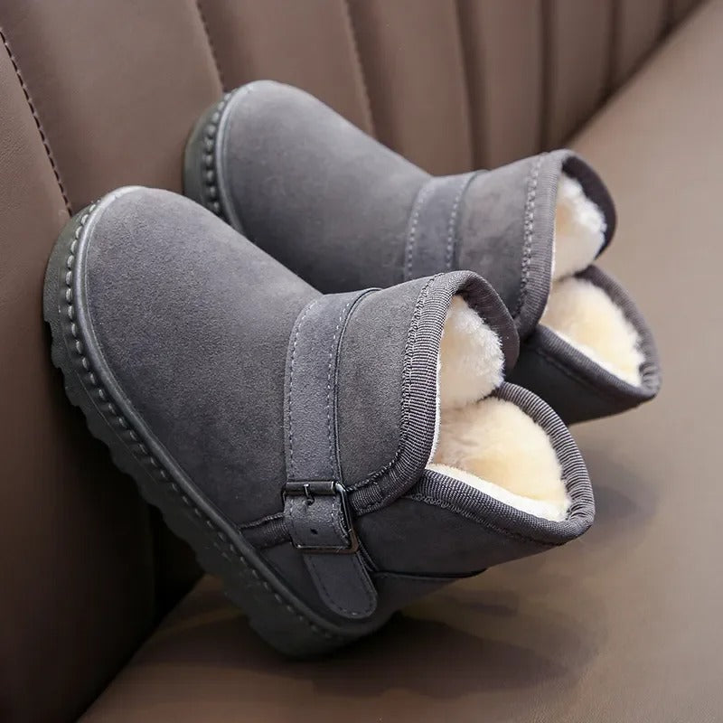 Volledige weergave van de Boston Mini kinderlaarzen, robuust en warm voor winterse avonturen.