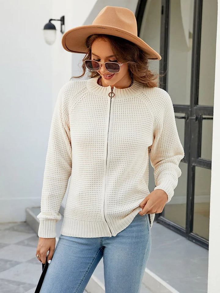 Modieus damesvest met ritssluiting, comfortabele pasvorm, lange mouwen voor herfst/winter.