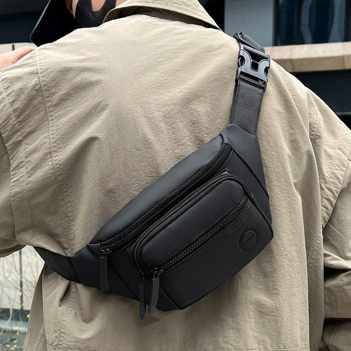 Waterdichte heren reistas heuptas, compact en veilig voor al je essentials tijdens het reizen.