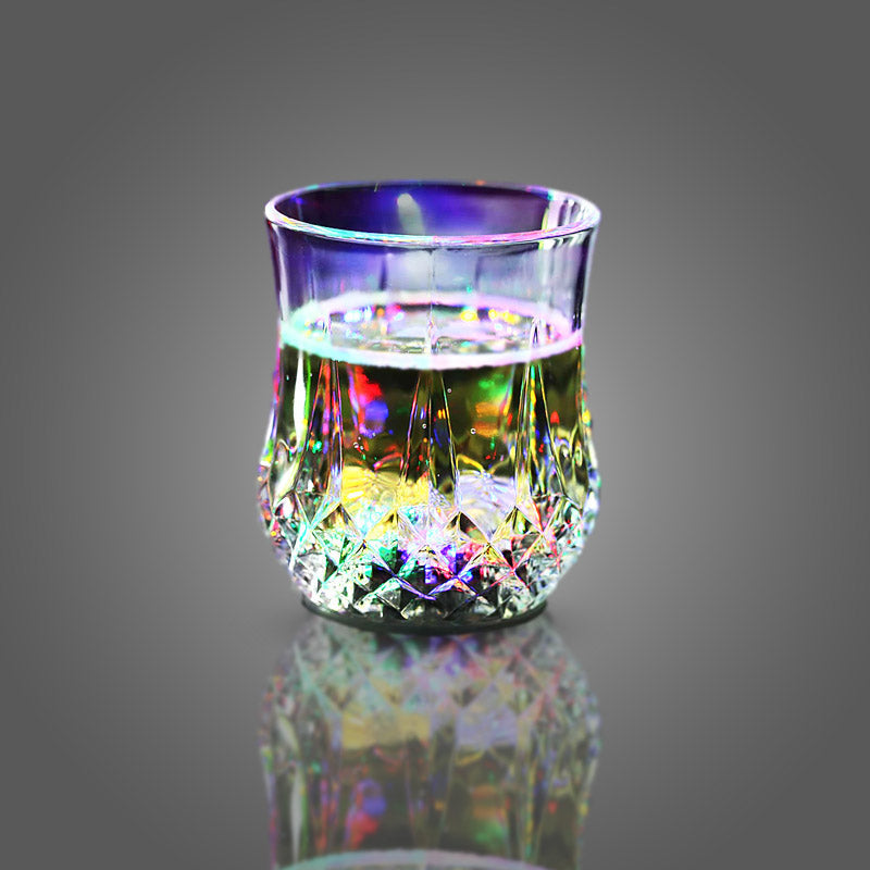 LED feestglazen met betoverende verlichting, ideaal voor elk party evenement. Onbreekbaar polystyreen drinkware.
