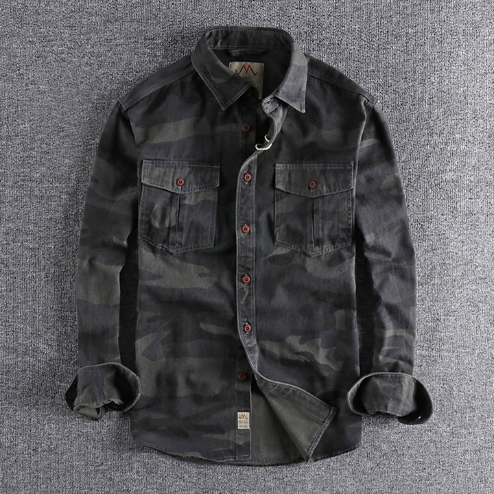 Comfortabel en stijlvol herenhemd met camouflageprint, een modieuze longsleeve voor herenmode.