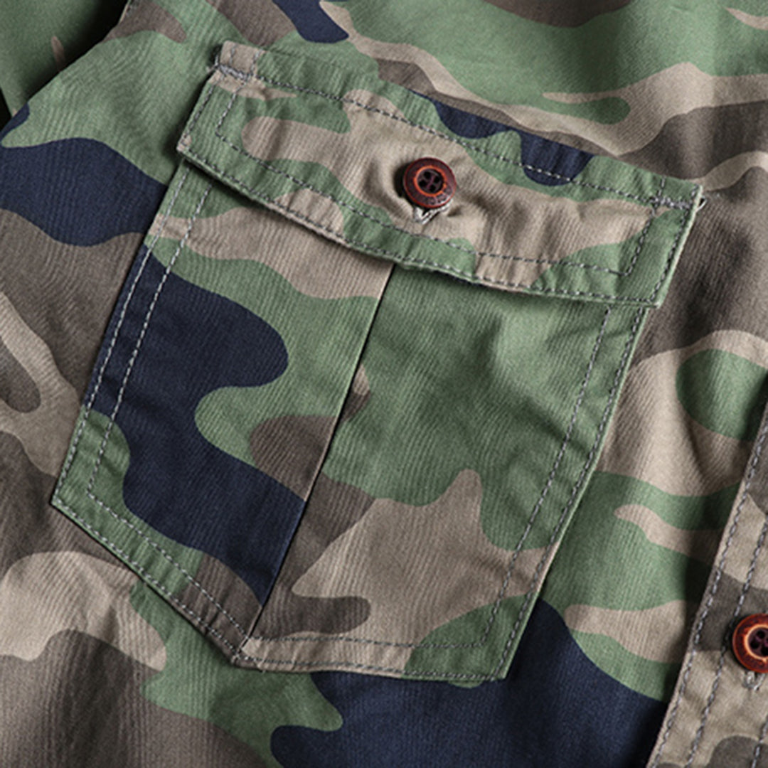 Comfortabel herenhemd met stoere camouflageprint. Stijlvol longsleeve shirt voor de modebewuste man.