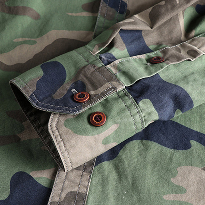Heren camouflage longsleeve hemd. Een stijlvol en comfortabel shirt, perfect voor casual herenmode.