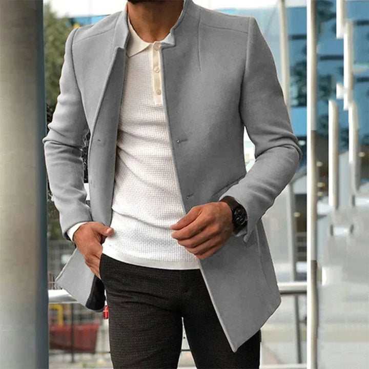 Modieuze heren single-breasted blazer, ideaal voor zakelijk of smart casual gebruik in lente en herfst.