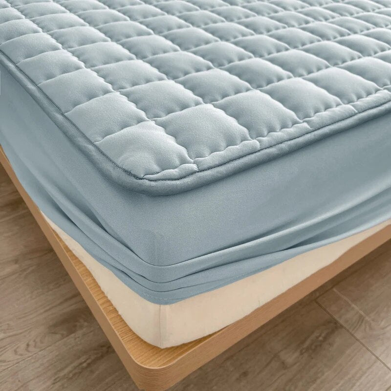 Hoeslaken voor topmatras, heerlijk zacht en soepel. Biedt comfort en bescherming voor je bed.