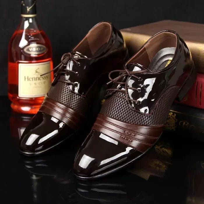 Klassieke heren lakschoenen, de ultieme keuze voor een tijdloze en stijlvolle verschijning.