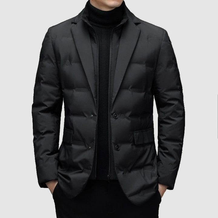 Zwarte luxe heren parka jas, gevoerd voor warme winterdagen. Stijlvolle bovenkleding voor buiten.