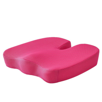 Ademend traagschuim zitkussen voor rugondersteuning, ergonomisch en duurzaam.