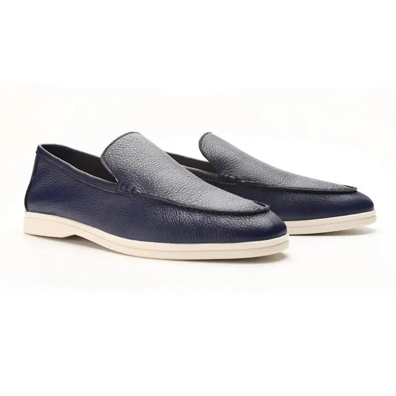 Stijlvolle heren instap loafers van hoogwaardig leer, perfect voor een nette of casual zomerse look.