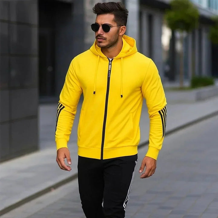 Moderne gebreide herenset, een veelzijdig joggingpak dat stijl en comfort combineert.