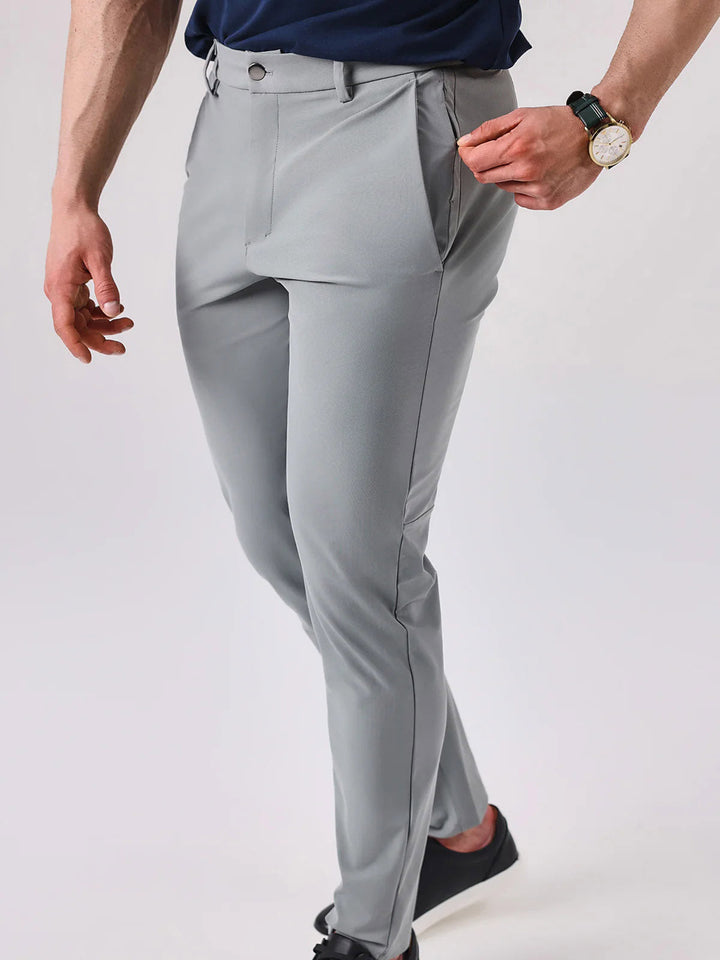 Ademende slim fit heren chino, comfortabel van lente tot winter.