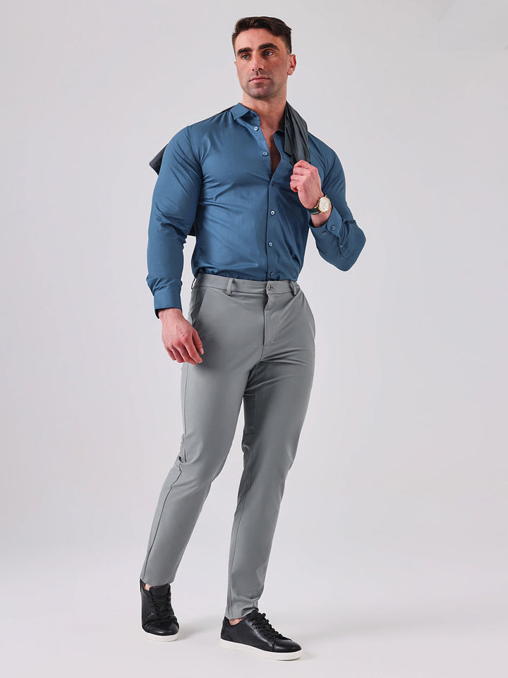 Essentiële slim fit chino broek voor heren, stijlvol en functioneel.