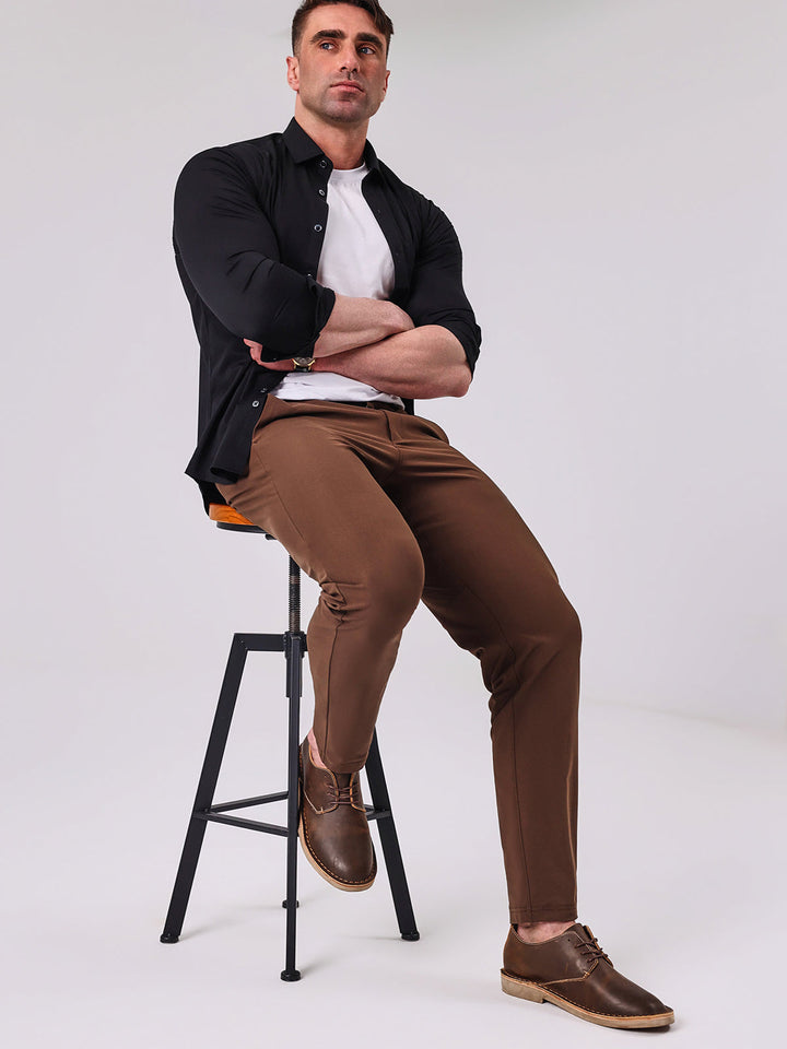 Casual tot zakelijk: deze slim fit chino broek voor heren is een veelzijdige keuze.