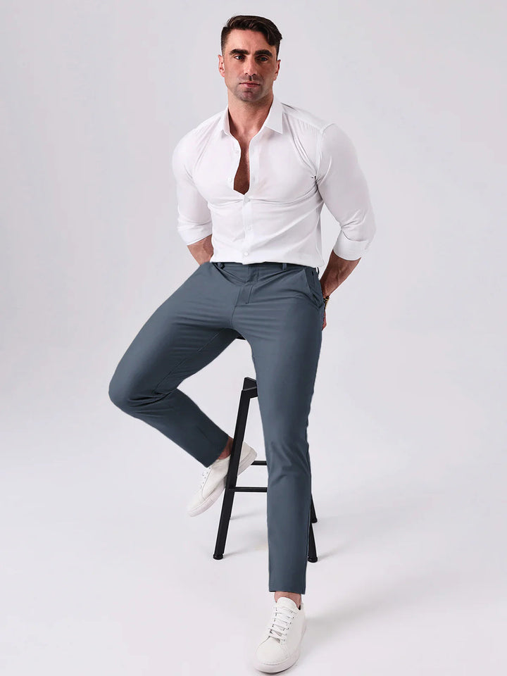 Stijlvolle herenbroek: slim fit chino met stretch voor een verzorgde look.