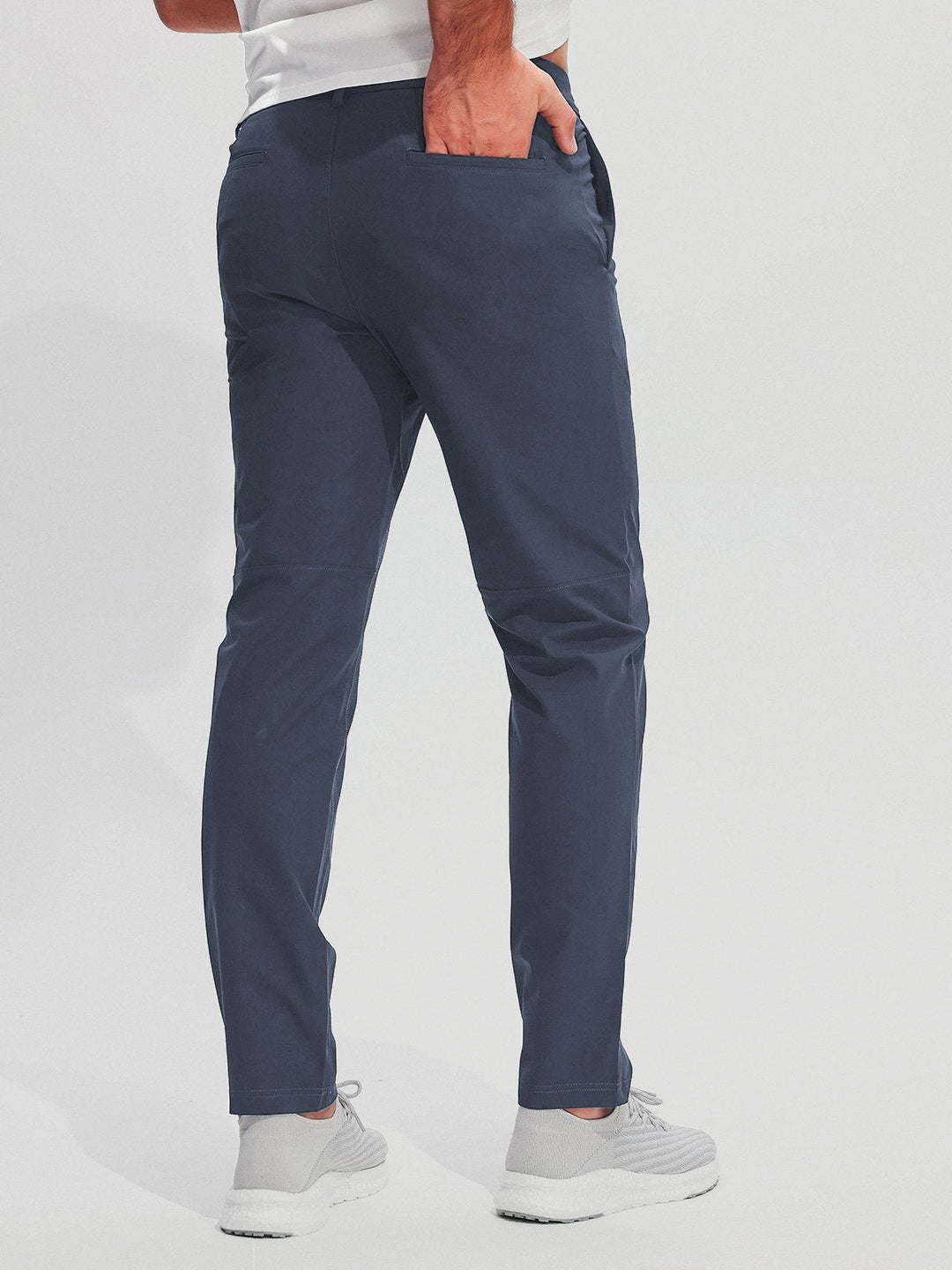 Veelzijdige herenbroek: slim fit chino met stretch, voor alle seizoenen.