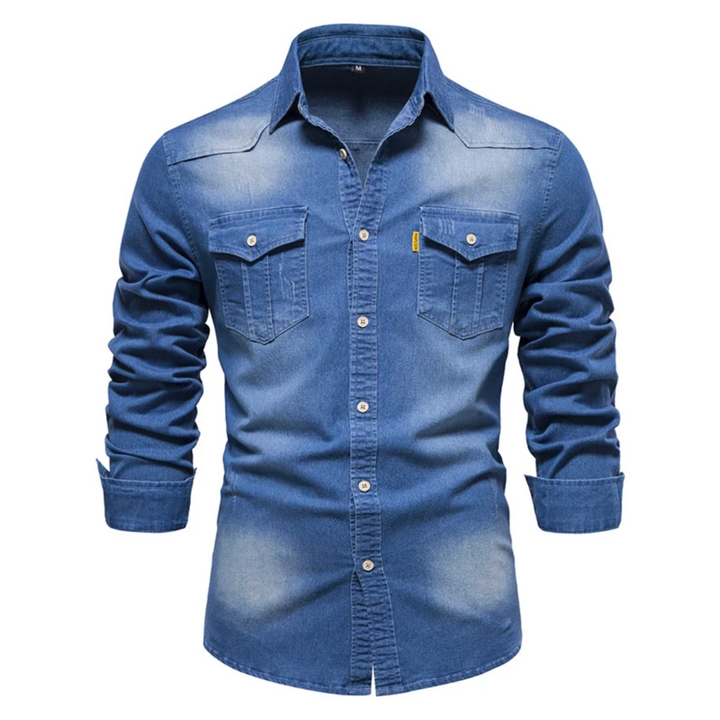Mannen denim overhemd met lange mouwen, klassieke pasvorm en knoopsluiting. Ideaal voor casual en stijlvolle looks.