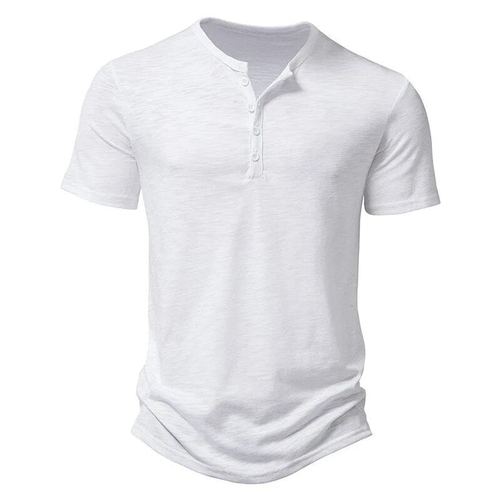 Stijlvol heren poloshirt gecombineerd met jeans, een complete casual outfit voor dagelijks comfort en de lente.