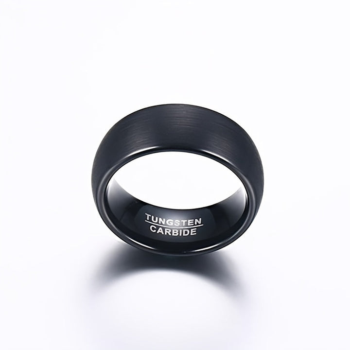 Ideaal cadeau: mat zwarte herenring. Trendy roestvrijstalen band ring voor mannen, stijlvol accessoire.