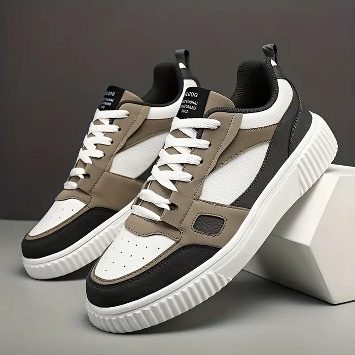 Luxe zwarte heren vetersneakers in Italiaanse stijl. Comfortabele casual schoenen voor mode & streetwear.